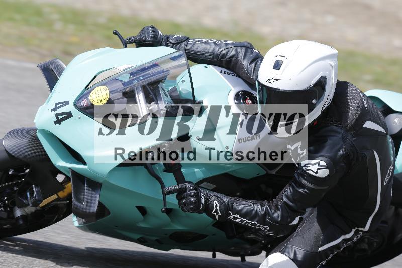 /09 19.04.2026  Caremotion get faster ADR/Gruppe gelb/44